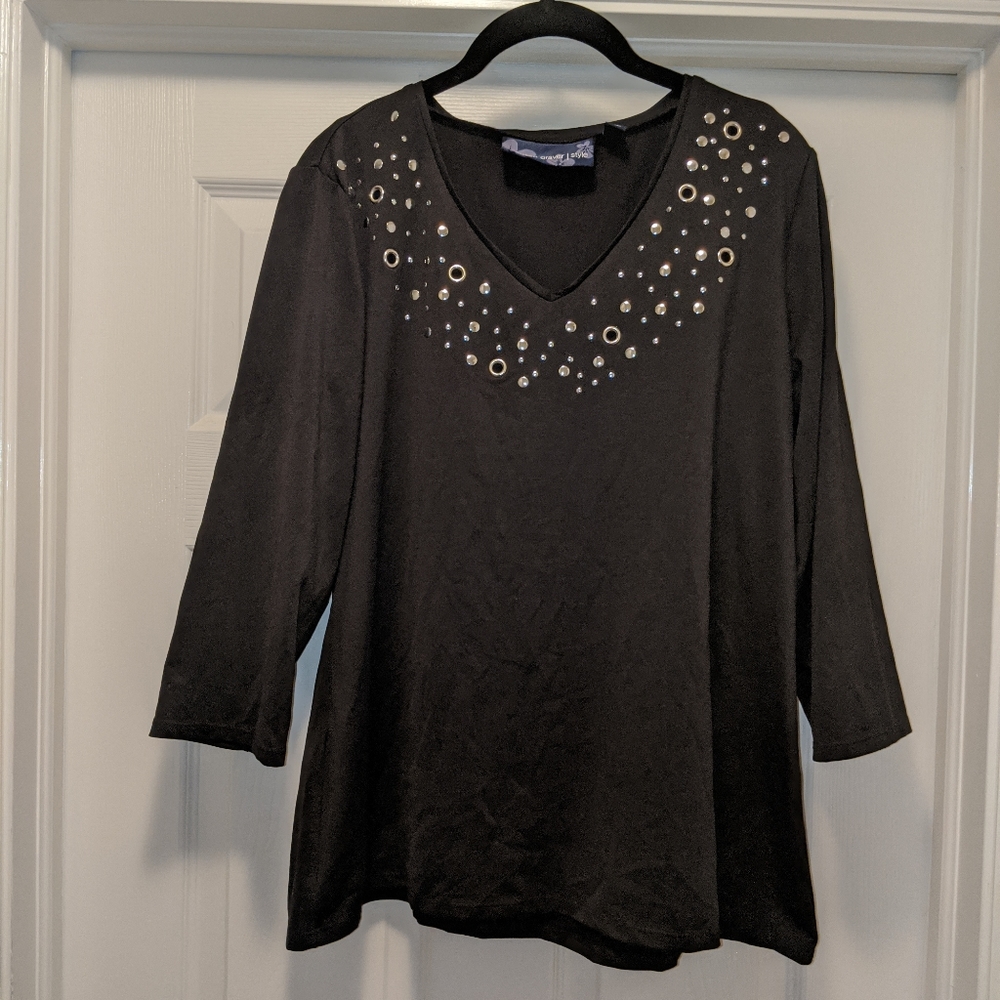 EUC Susan Graver Women's Black w Silver Blouse